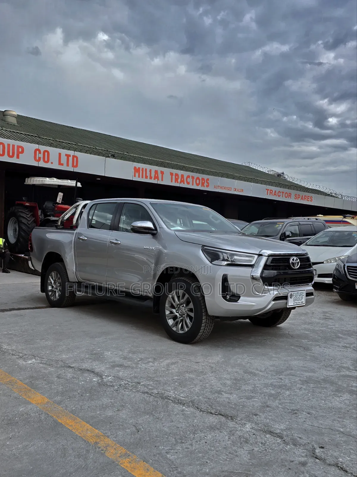 New Toyota Hilux 2024 Silver