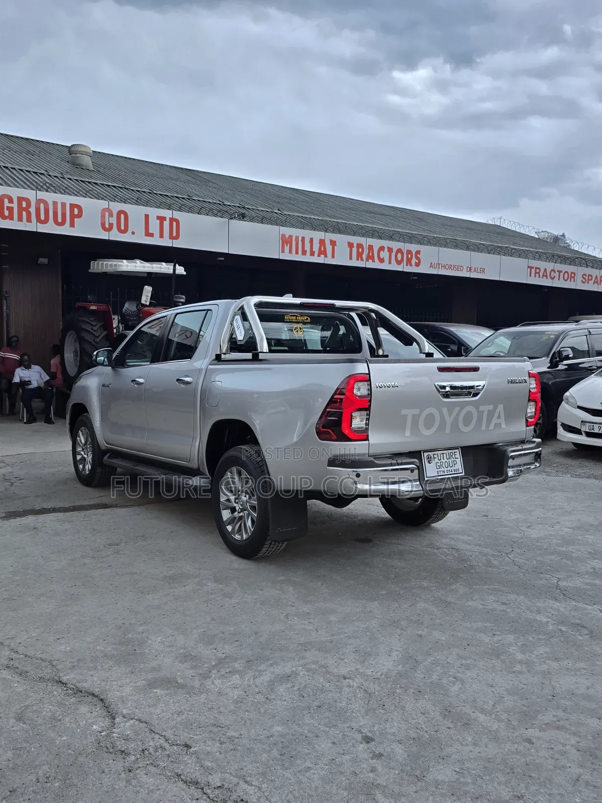 New Toyota Hilux 2024 Silver