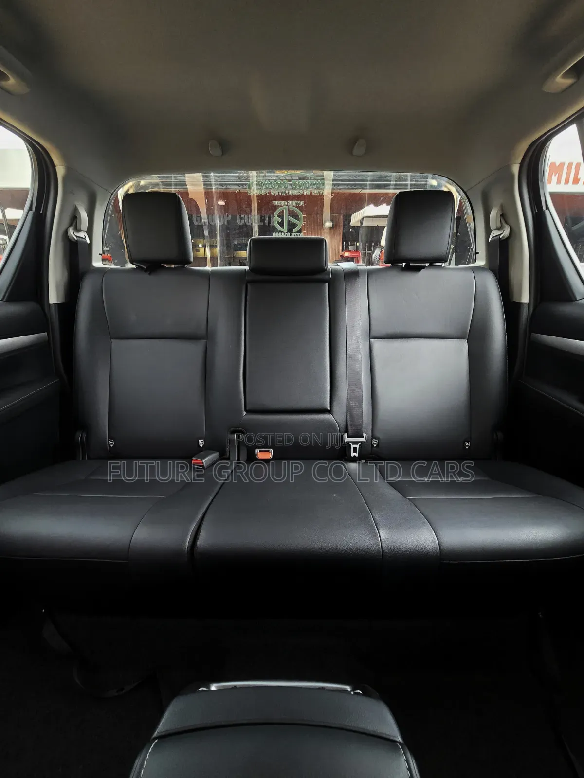New Toyota Hilux 2024 Silver