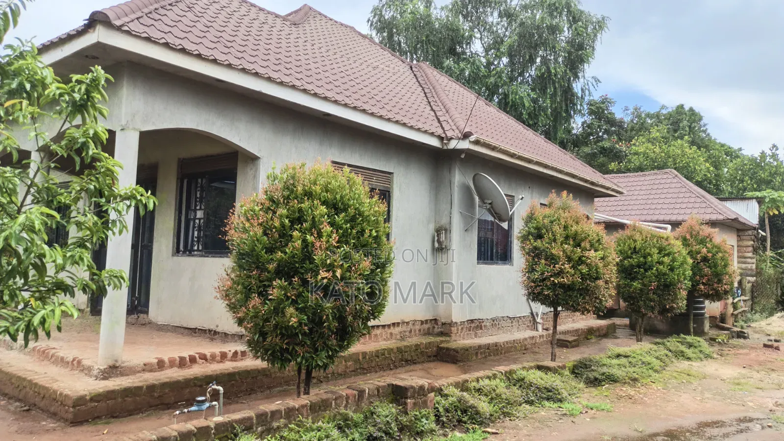 4bdrm Bungalow in Nama, Mukono TC for sale