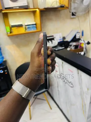 Apple iPhone 12 64 GB Black