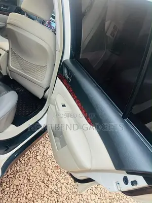 Subaru Outback 2010 Pearl