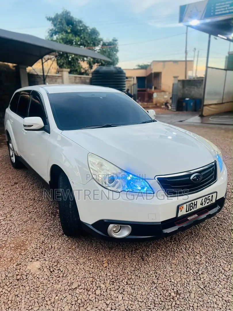 Subaru Outback 2010 Pearl