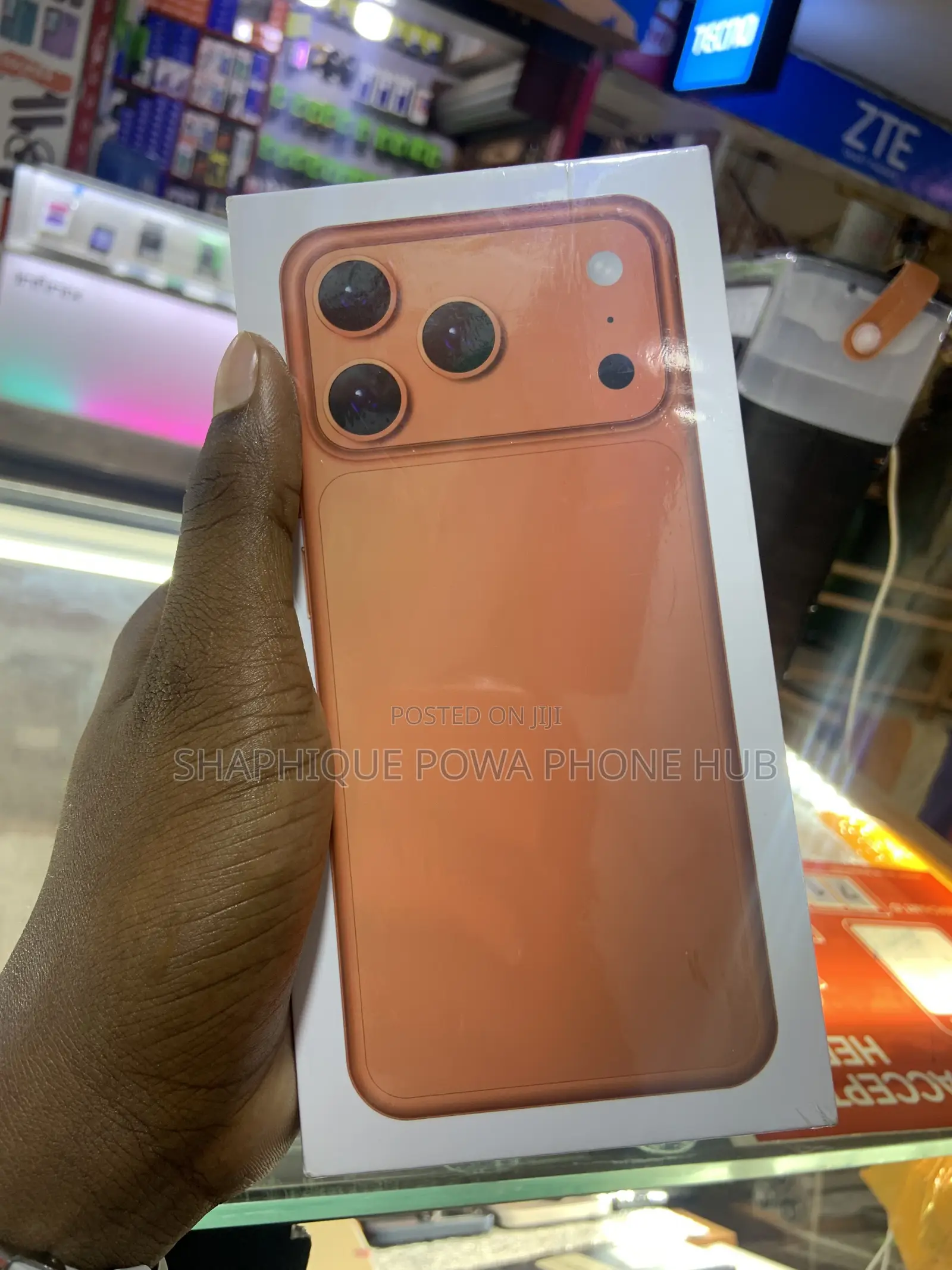 New Apple iPhone 17 Pro Max 256 GB Gold