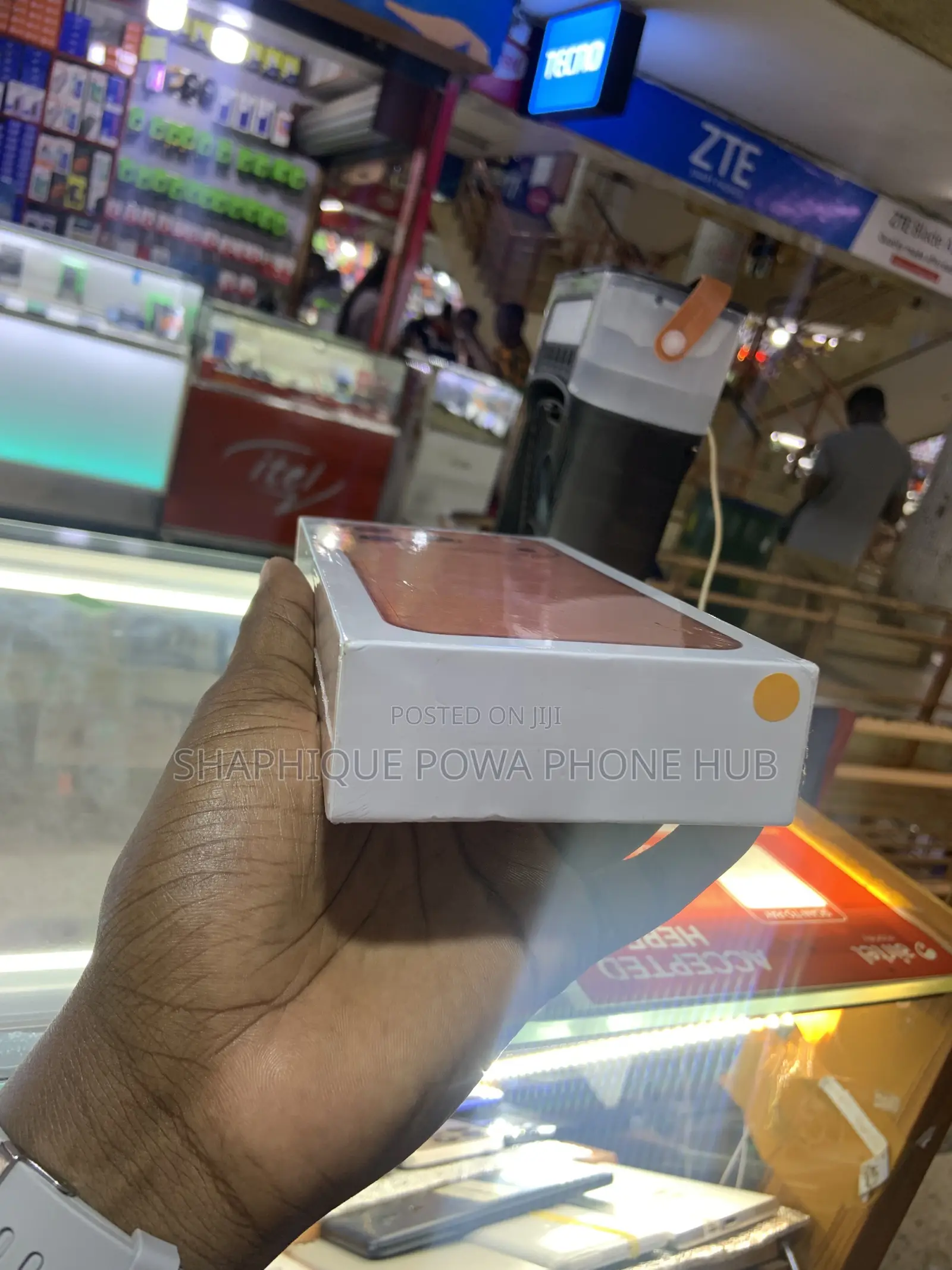 New Apple iPhone 17 Pro Max 256 GB Gold