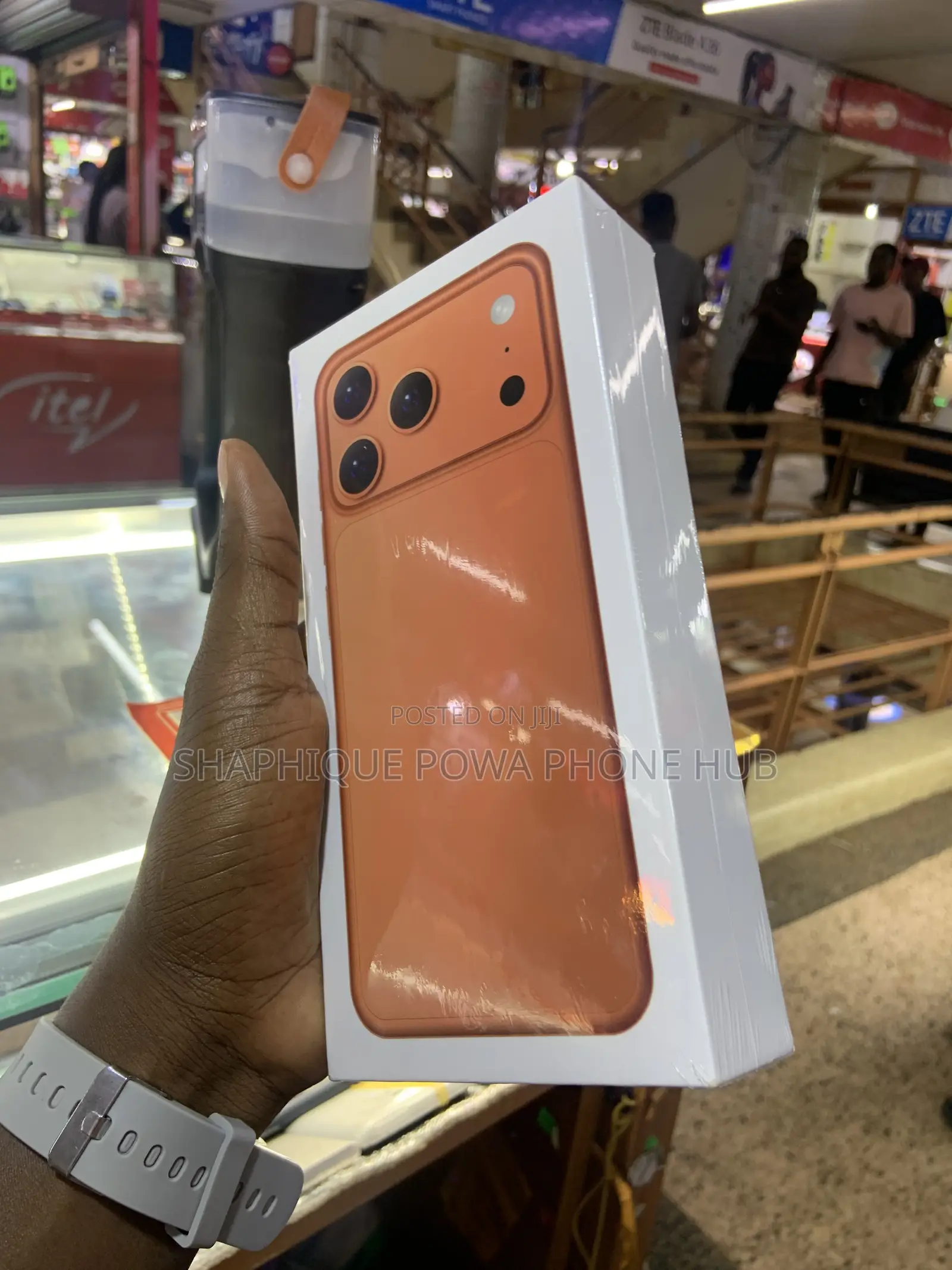 New Apple iPhone 17 Pro Max 256 GB Gold
