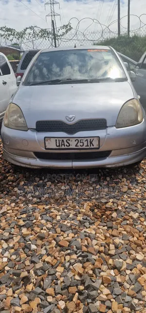 Toyota Vitz 1.3 AWD 3dr 2000 Silver