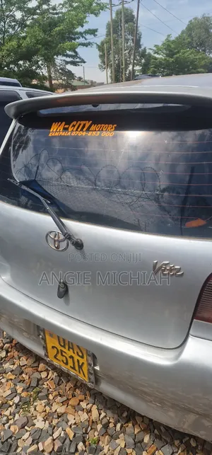 Toyota Vitz 1.3 AWD 3dr 2000 Silver