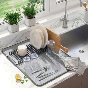 Umbra Udry Dish Drying Rack With Microfiber Mat