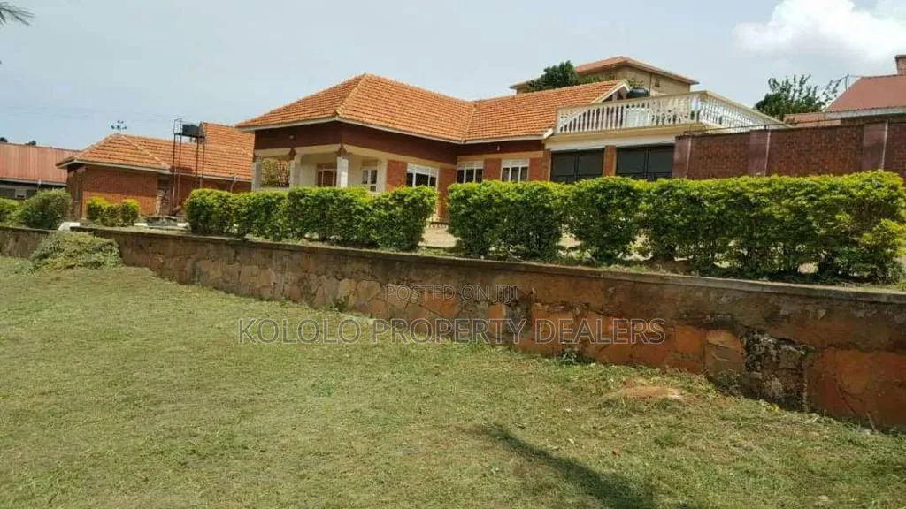 4bdrm Bungalow in Mbuya, Central Division for sale