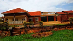 4bdrm Bungalow in Mbuya, Central Division for sale