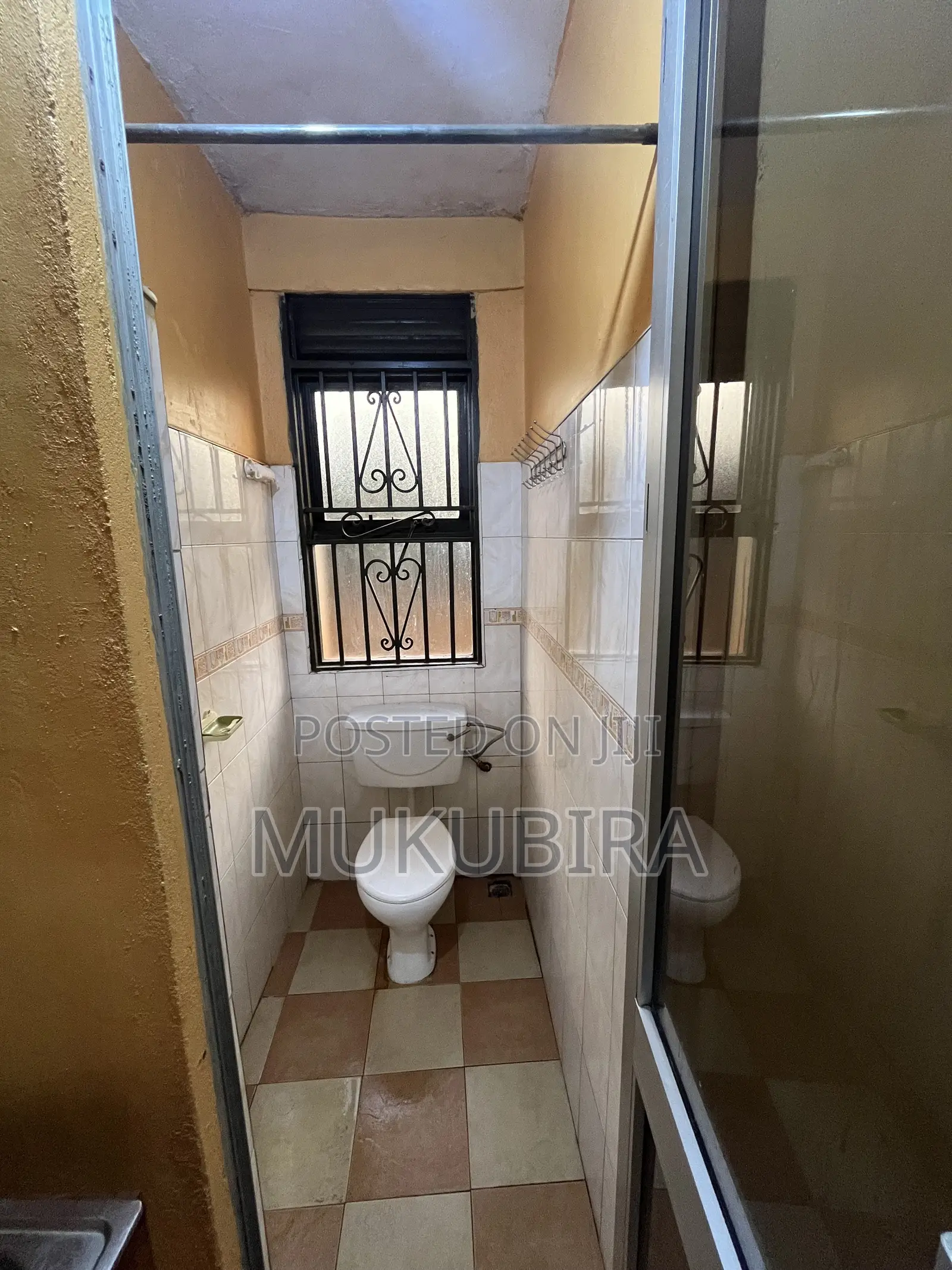 Studio Apartment in Mukubira, Central Division for rent