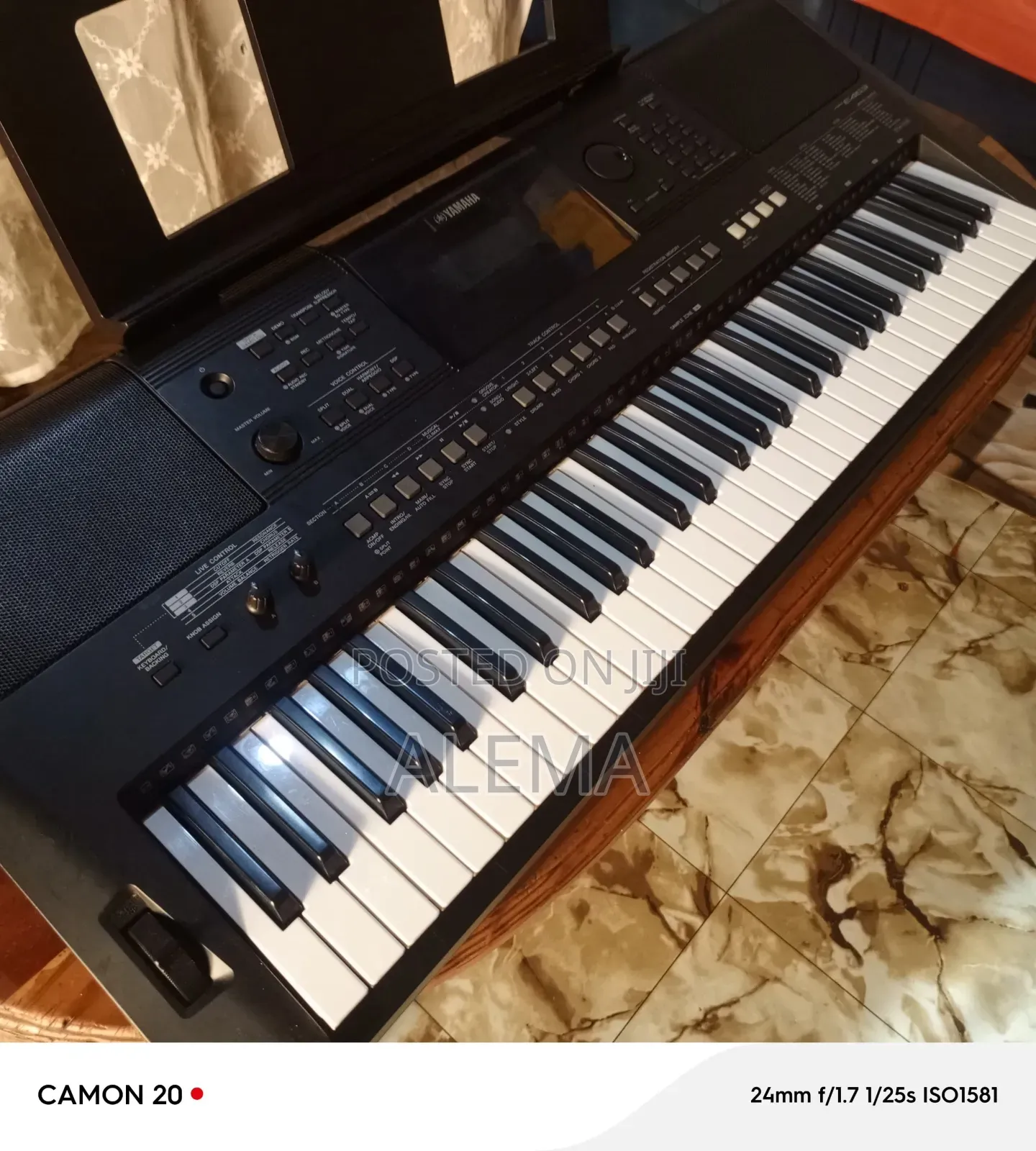 Yamaha PSR E463