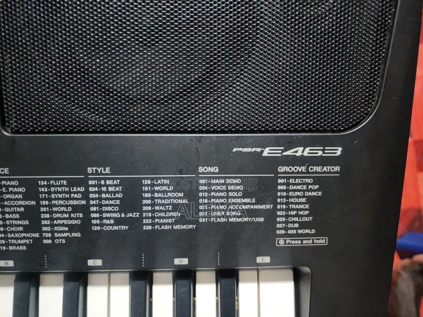 Yamaha PSR E463