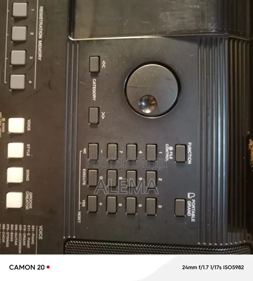 Yamaha PSR E463