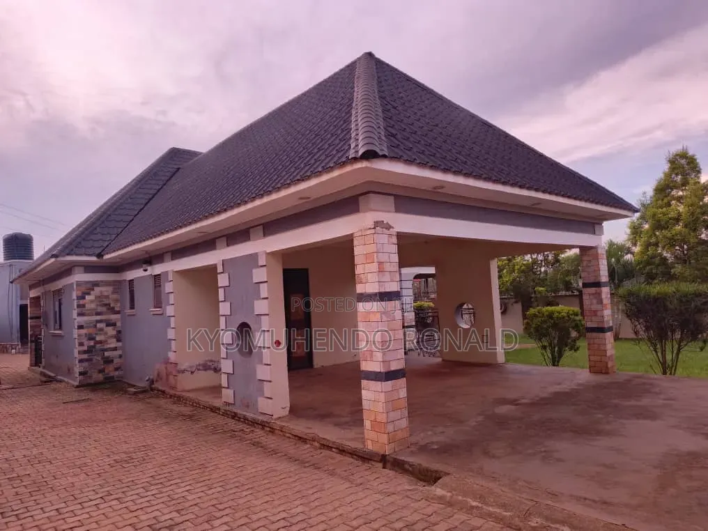 5bdrm House in Kasangati, Nakawa for sale