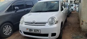 Toyota Sienta 2008 White