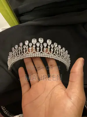 Luxury Silver Crystal Teardrop Bridal Crown – Royal Wedding Tiara