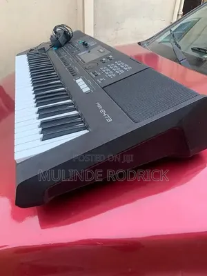 Yamaha PSR E473