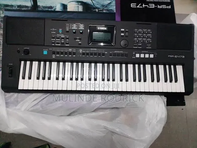Yamaha PSR E473