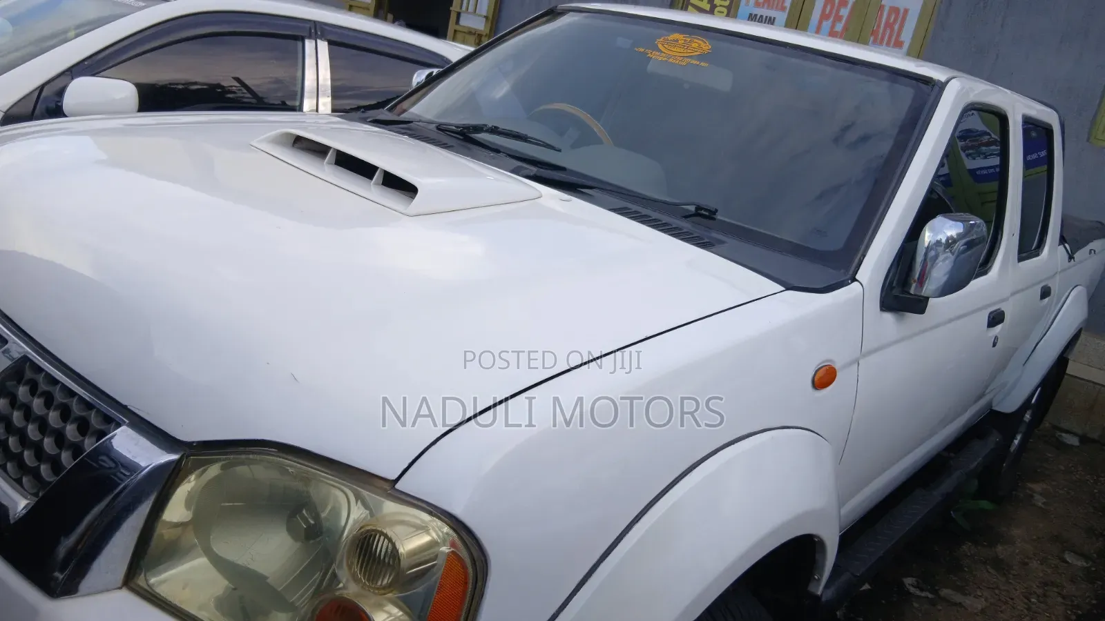 Nissan Hardbody 2005 White