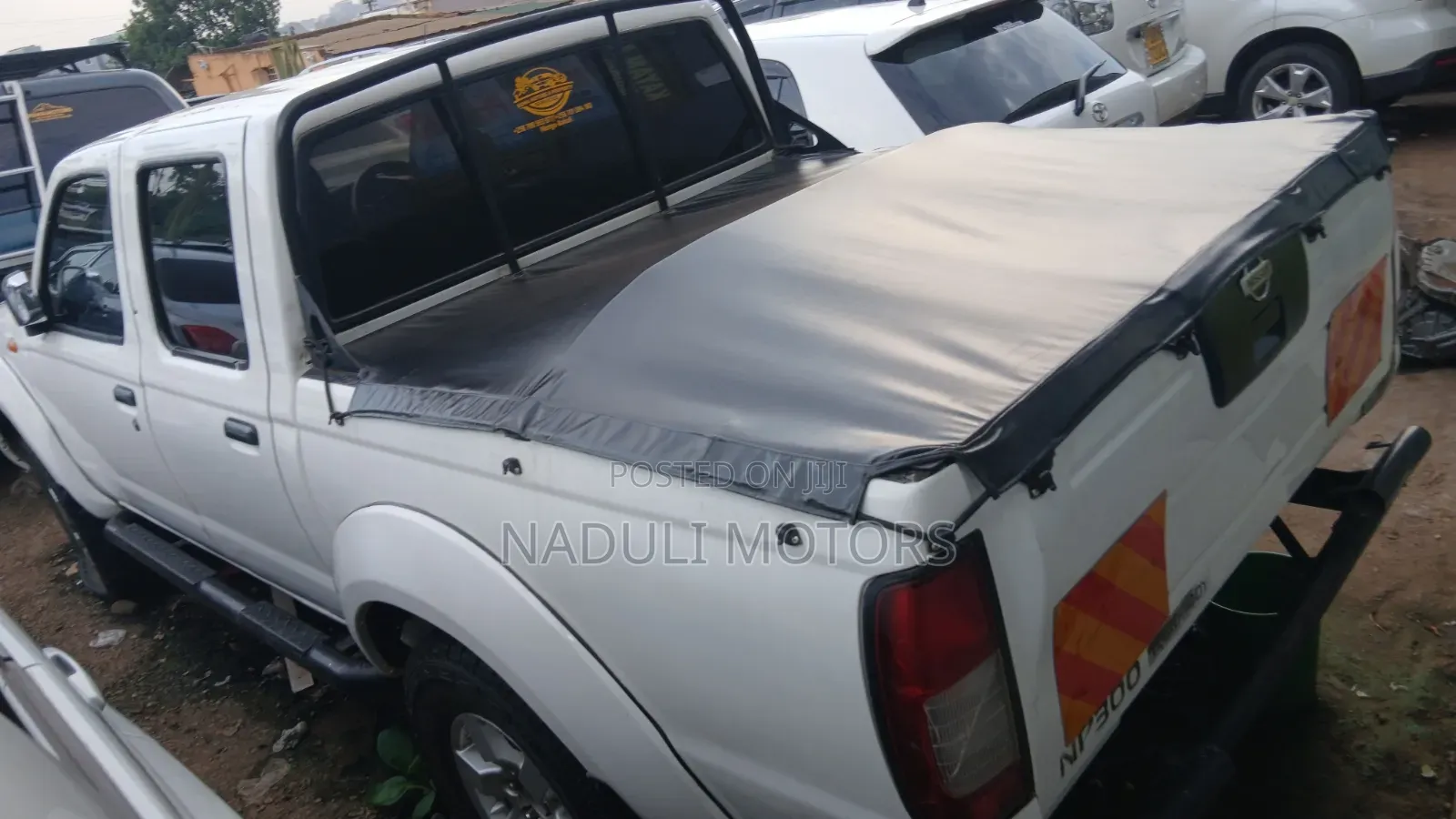 Nissan Hardbody 2005 White