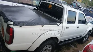 Nissan Hardbody 2005 White
