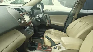 Toyota Vanguard 2012 Black