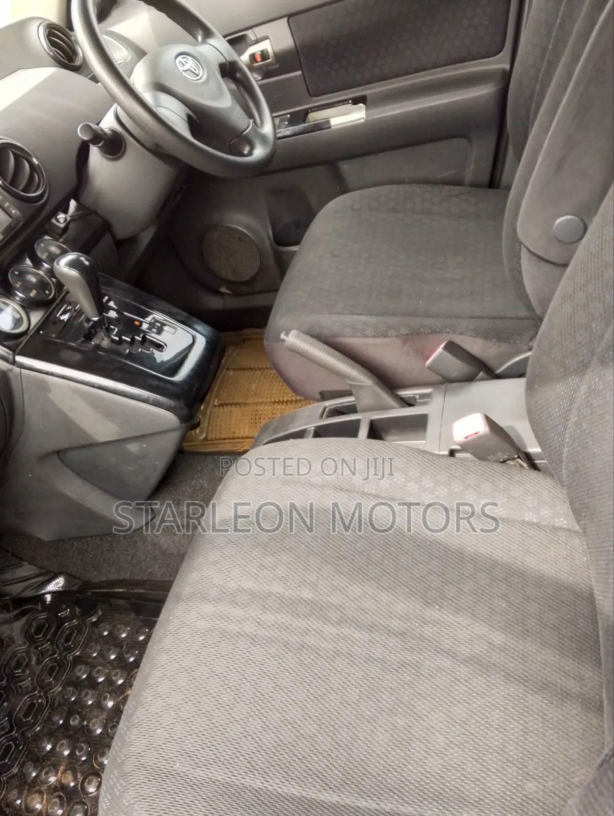 Toyota Corolla Rumion Hatchback 1.5 FWD 2010 Black