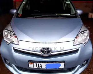 Toyota Ractis 2013 Blue