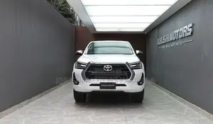 Toyota Hilux 2026 White