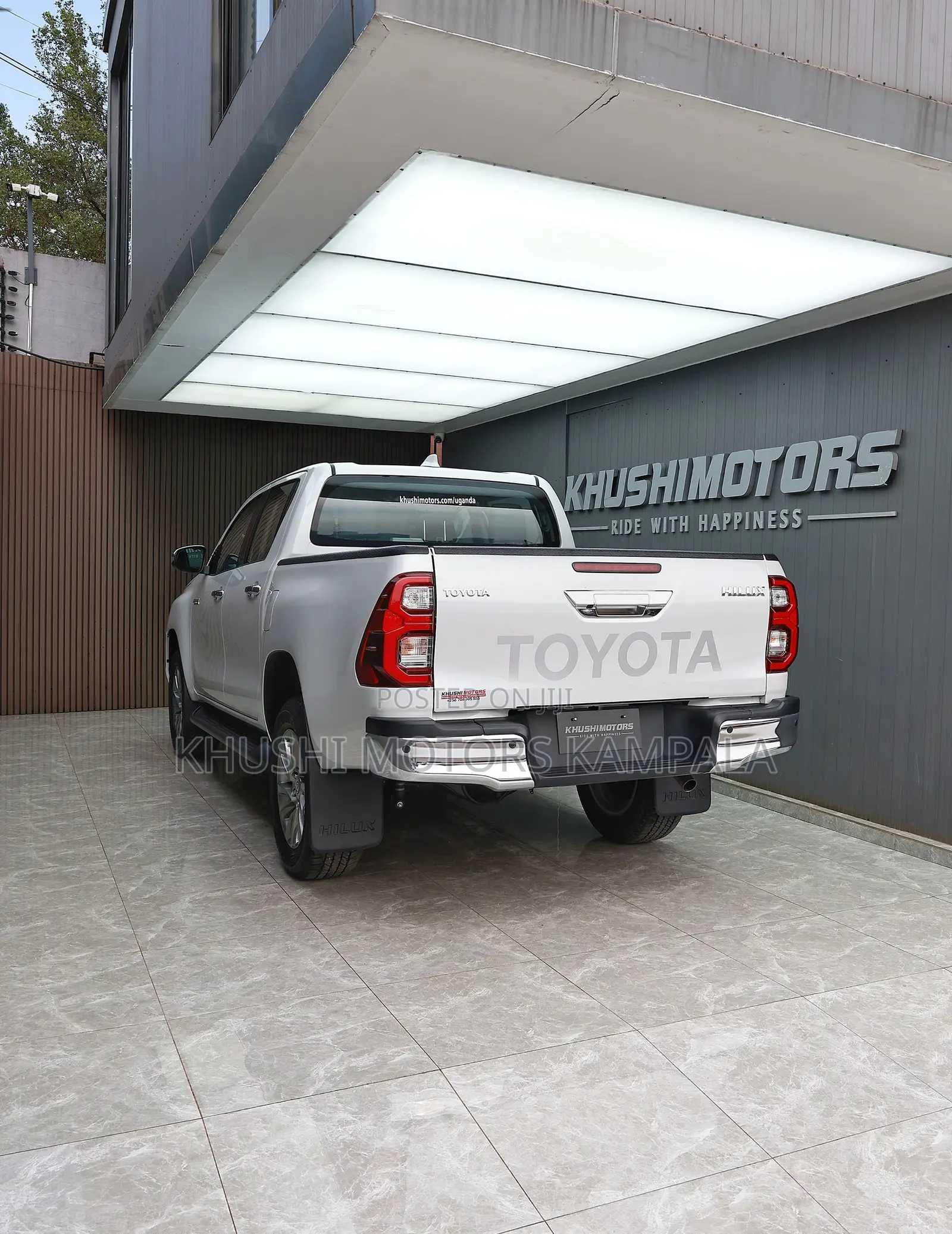 Toyota Hilux 2026 White