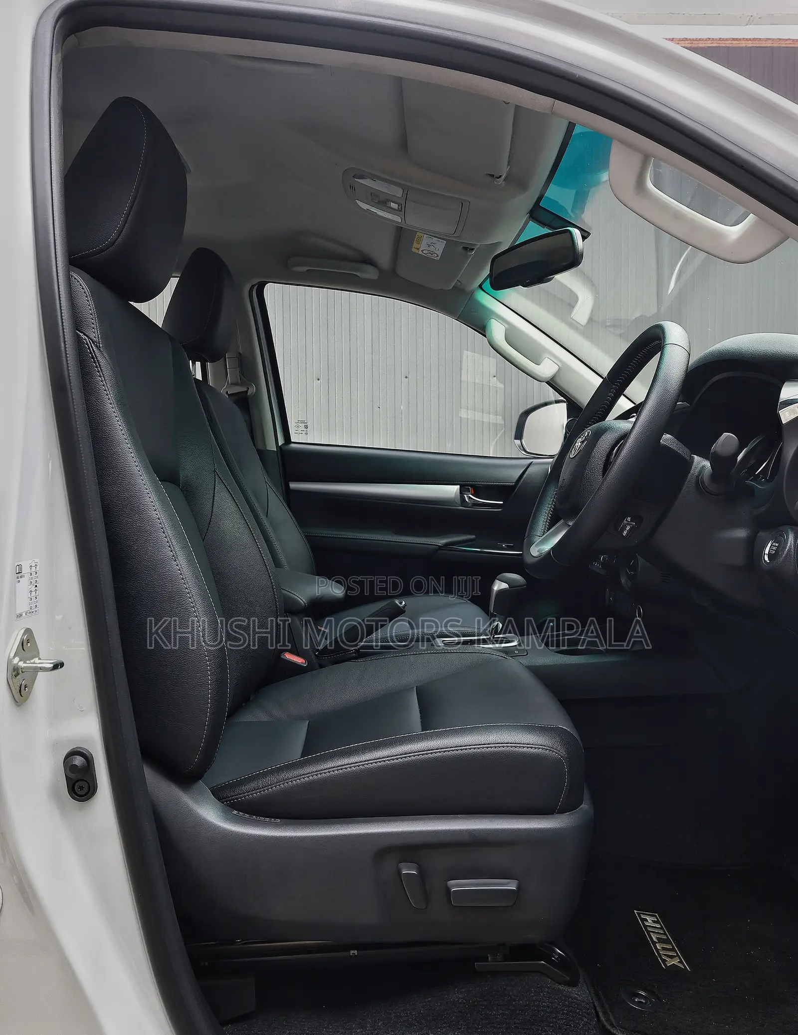 Toyota Hilux 2026 White