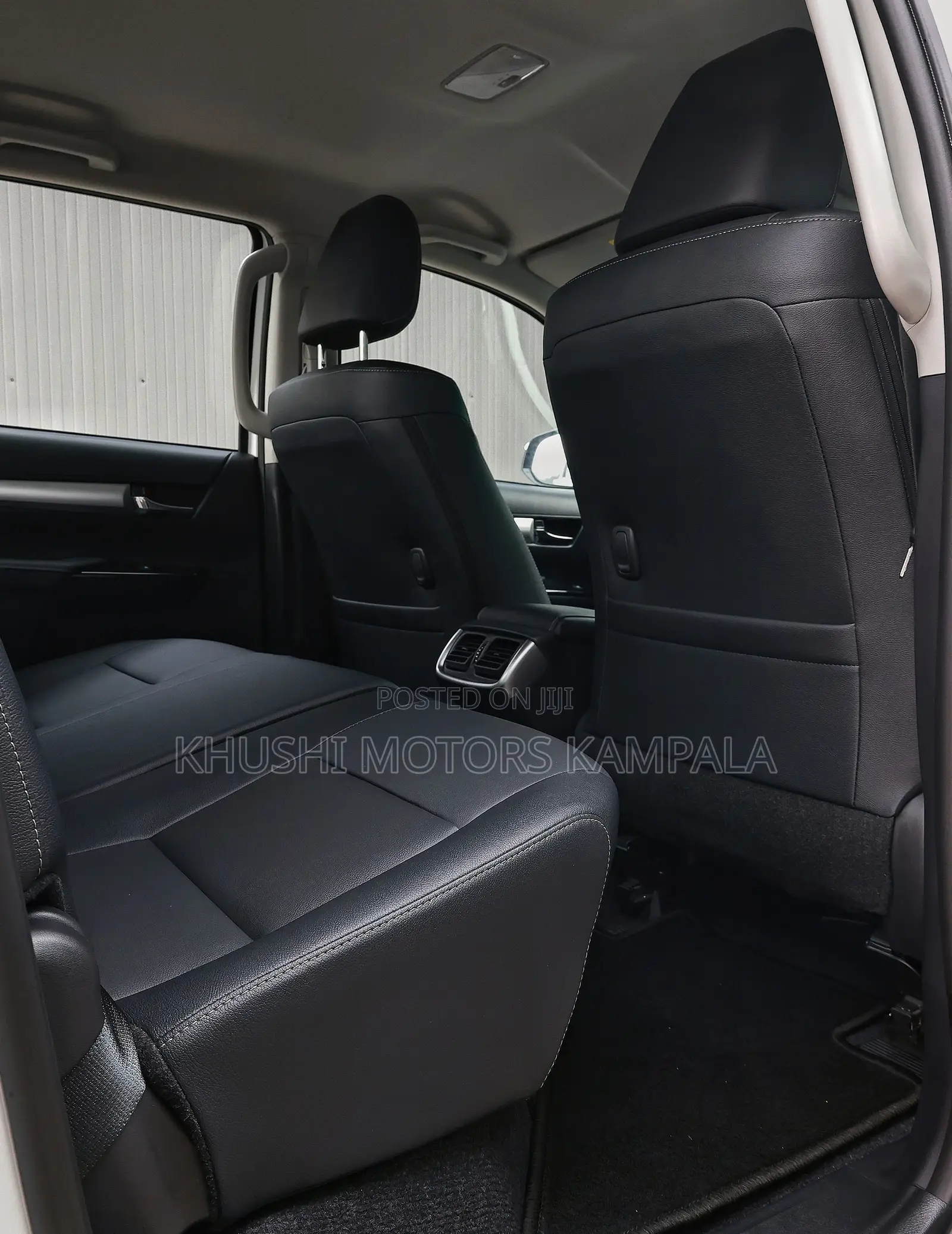 Toyota Hilux 2026 White