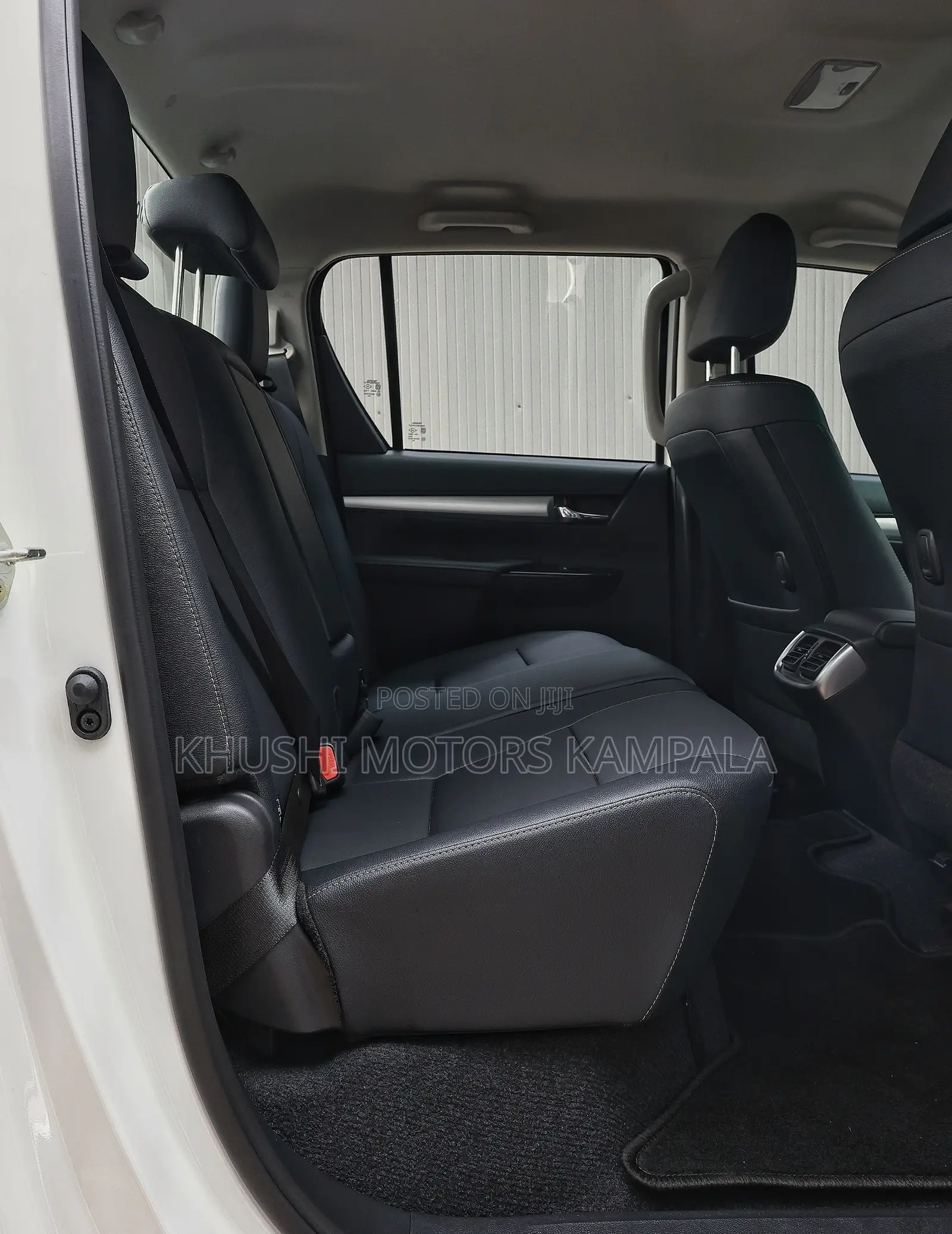 Toyota Hilux 2026 White