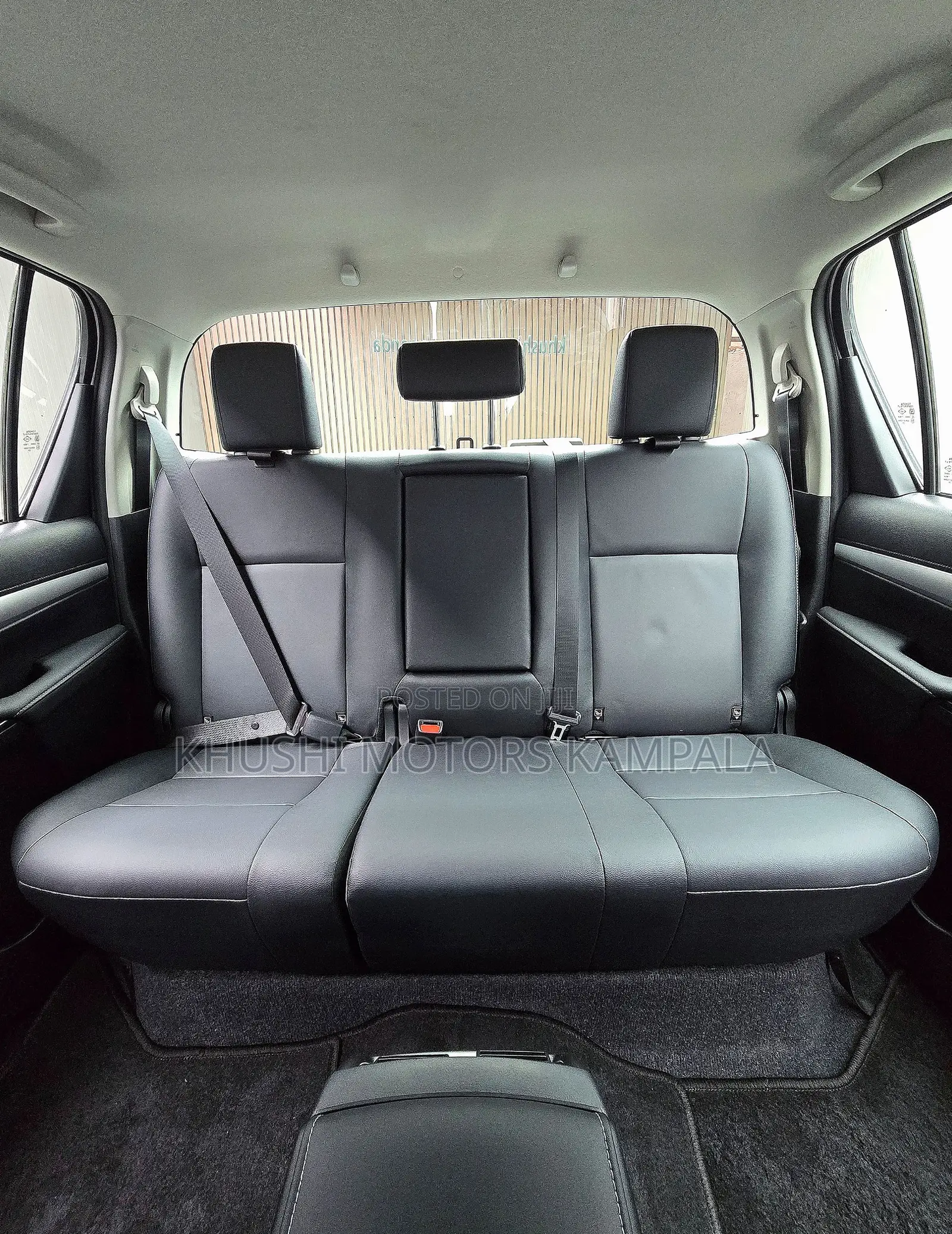 Toyota Hilux 2026 White
