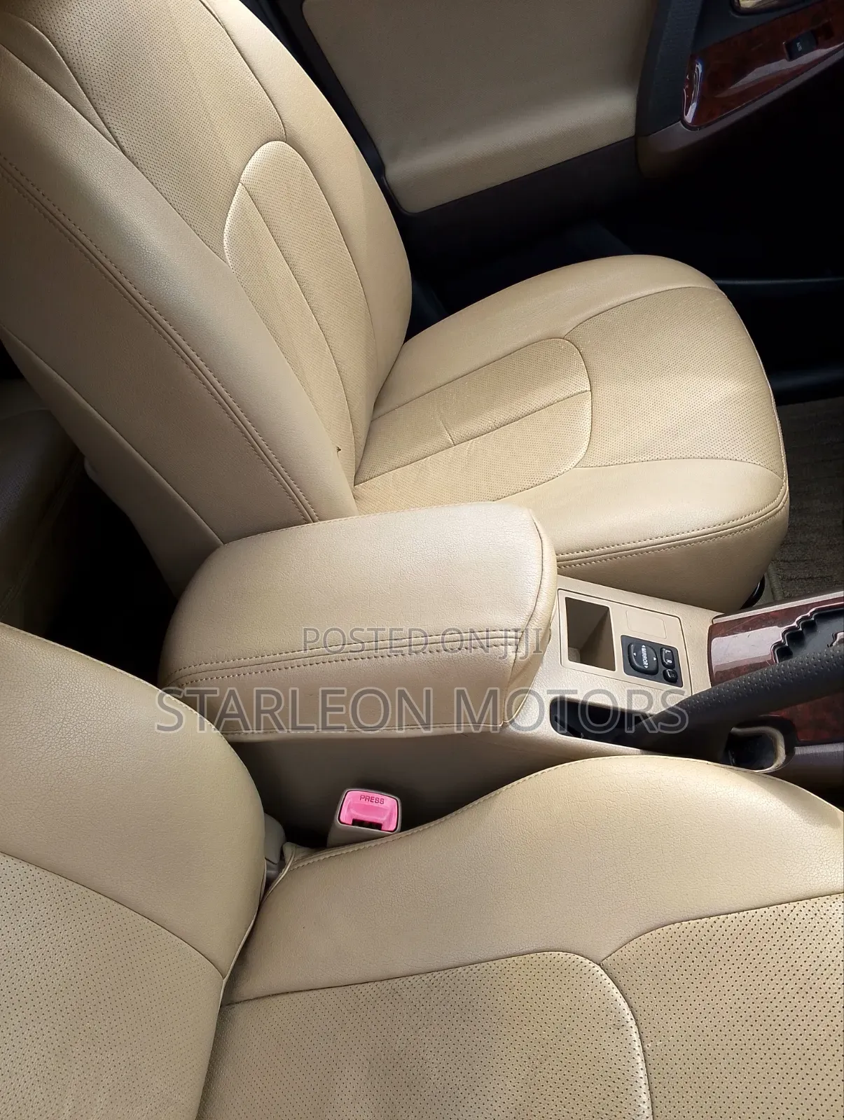 Toyota Vanguard 2013 Black