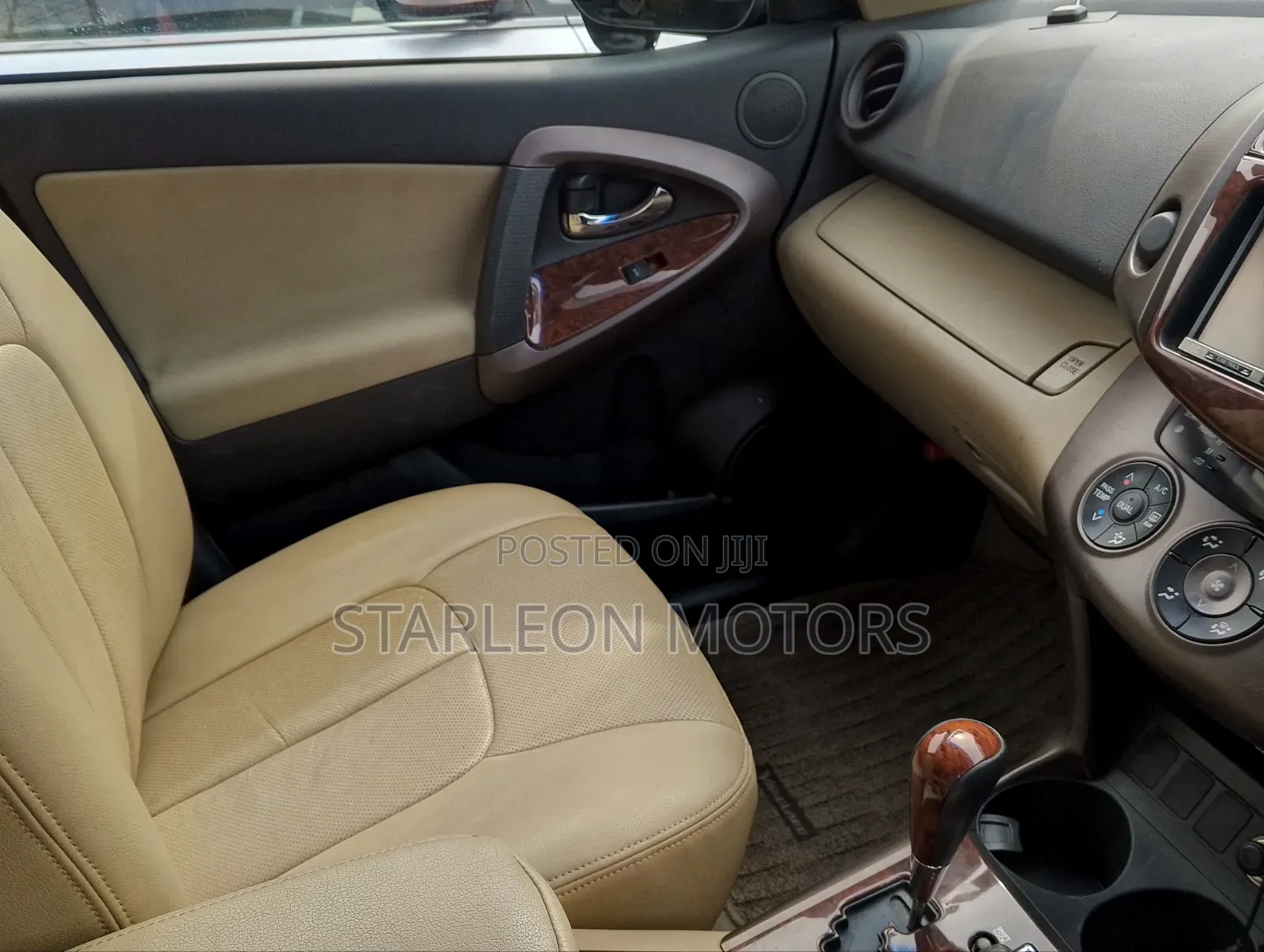 Toyota Vanguard 2013 Black