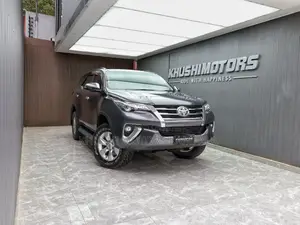 Toyota Fortuner 2017 Brown