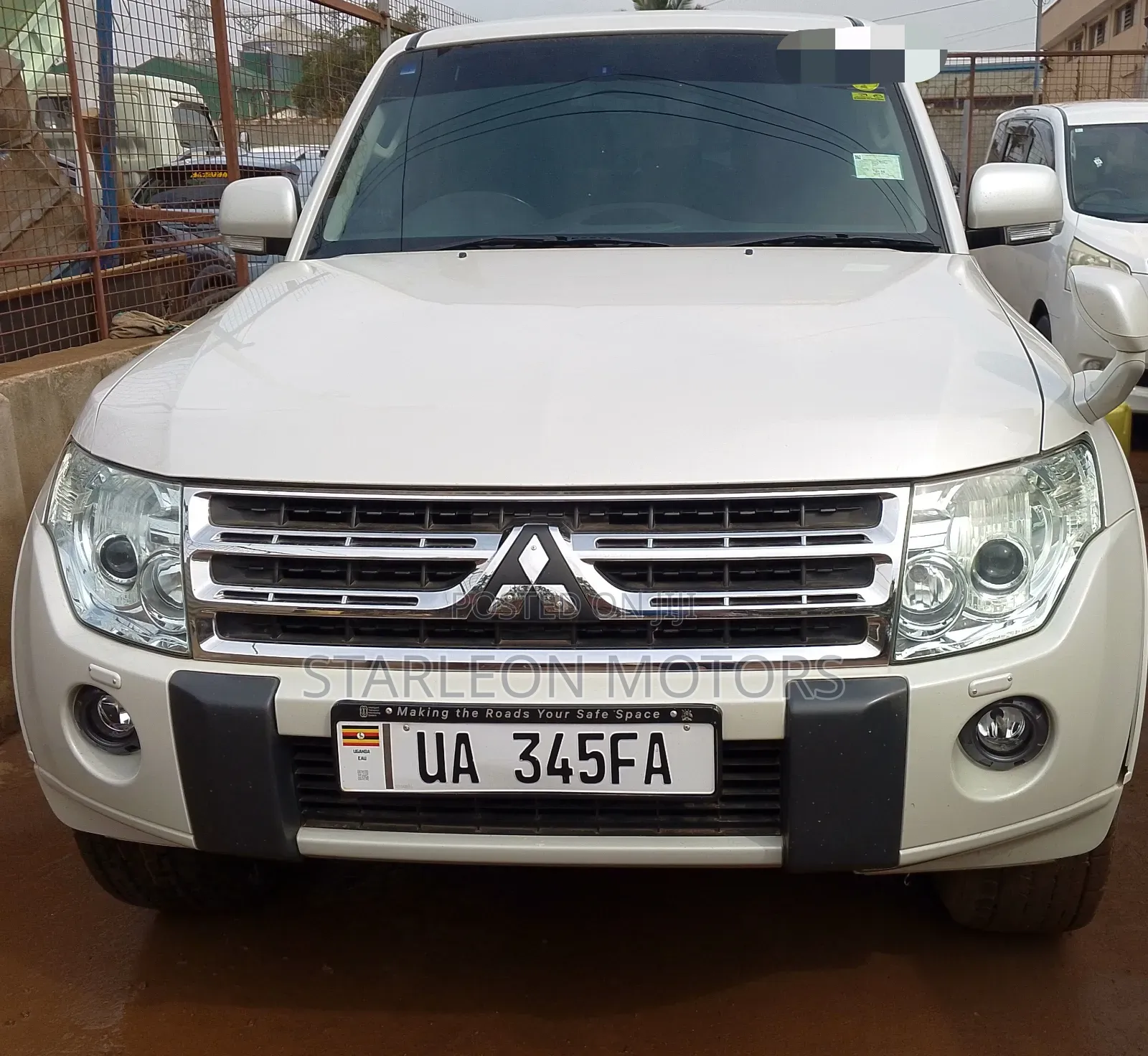 Mitsubishi Pajero 3.2 Di-Dc GLS 2011 White