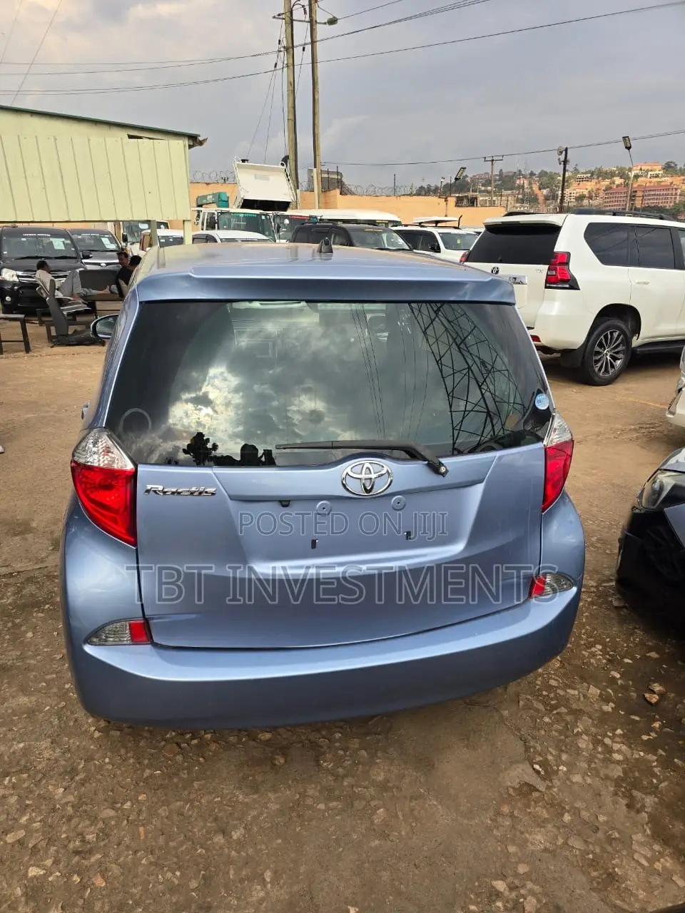 Toyota Ractis 2017 Blue