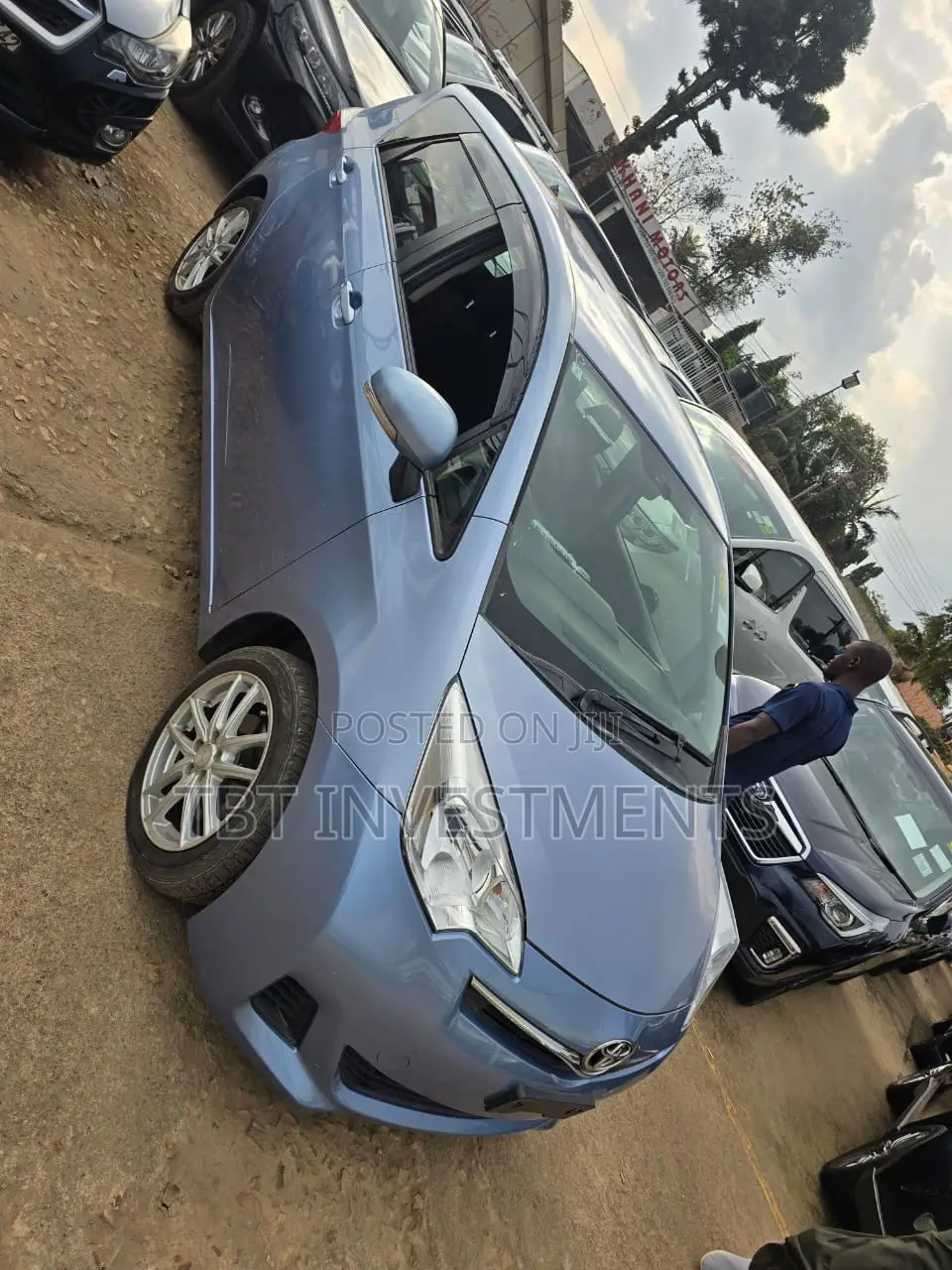 Toyota Ractis 2017 Blue