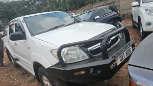 Toyota Hilux 2009 White