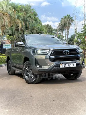 Toyota Hilux 2024 Green