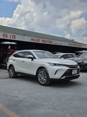 Toyota Harrier 2.0 2021 White