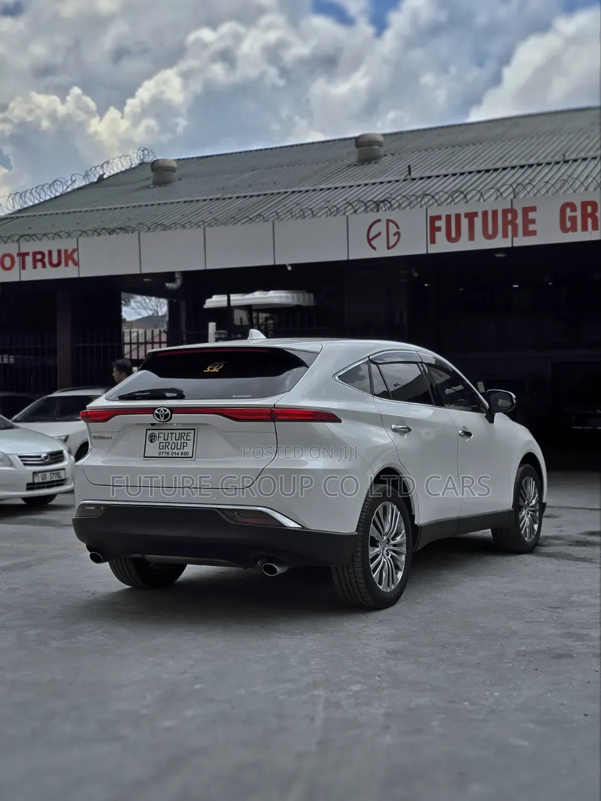 Toyota Harrier 2.0 2021 White