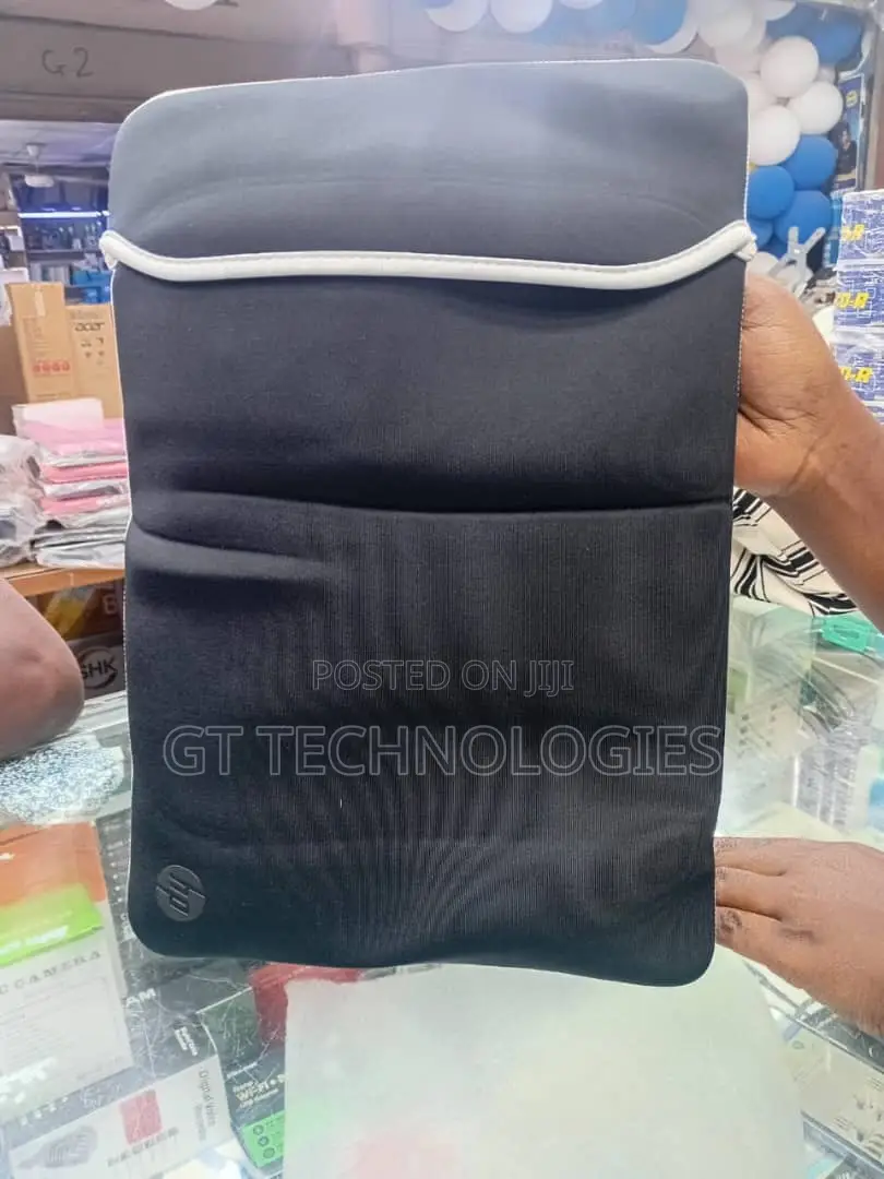 HP Reversible Protective Laptop Sleeve (Black & Silver} / P