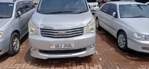 Toyota Noah 2010 Silver