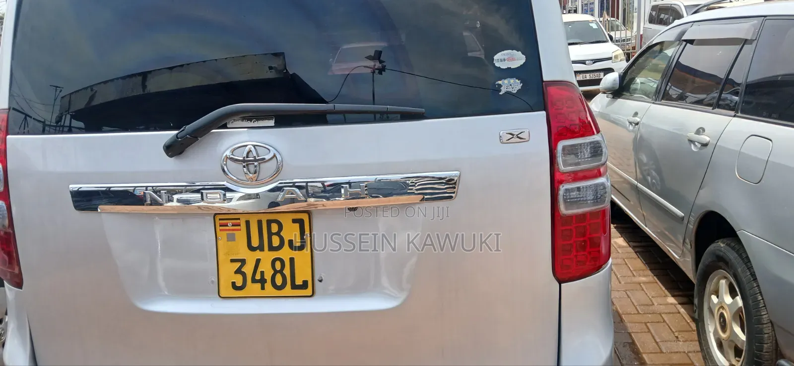 Toyota Noah 2010 Silver