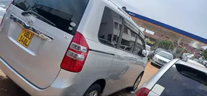 Toyota Noah 2010 Silver